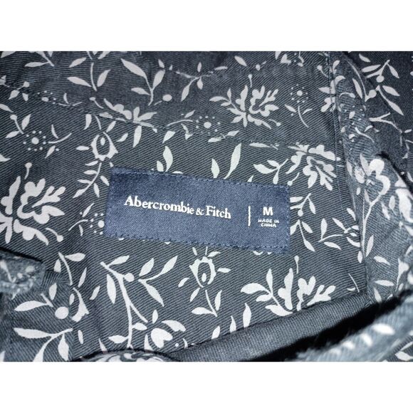 ABERCROMBIE & FITCH, Black Long-Sleeve Button-Up Shirt, Woman Size M - Picture 5 of 5